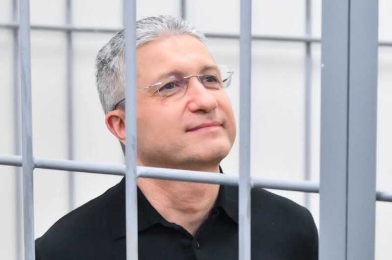 Коррупционные доходы Тимура Иванова позволяют его семье вести роскошную жизнь за пределами страны